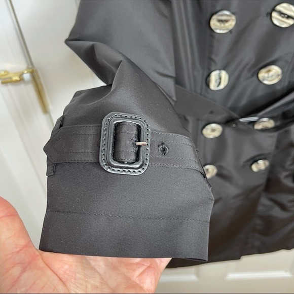 NWT Burberry Black Gabardine Trench Coat with Double-Breasted and Wide Collar - Picture 6 of 13